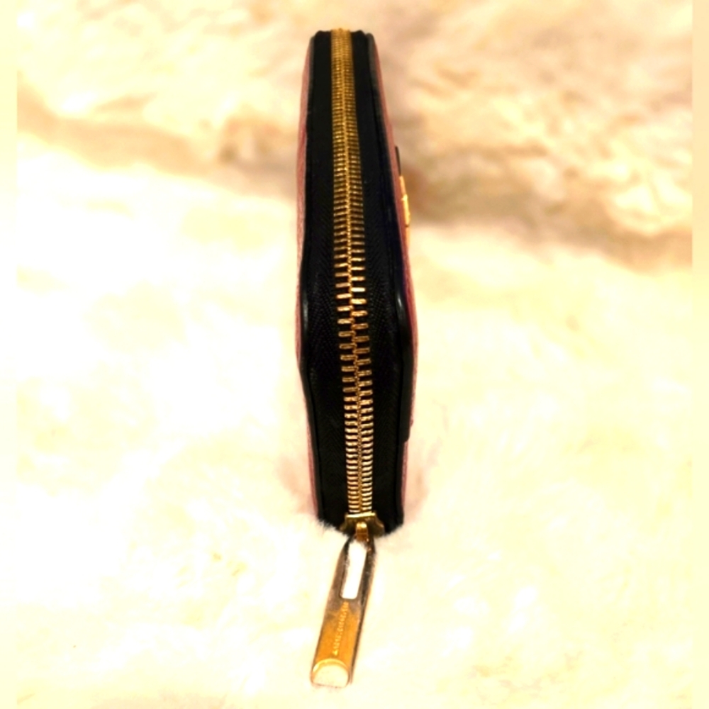 Burberry Red Textured Leather Wallet with Zip Closure - Picture 4 of 8